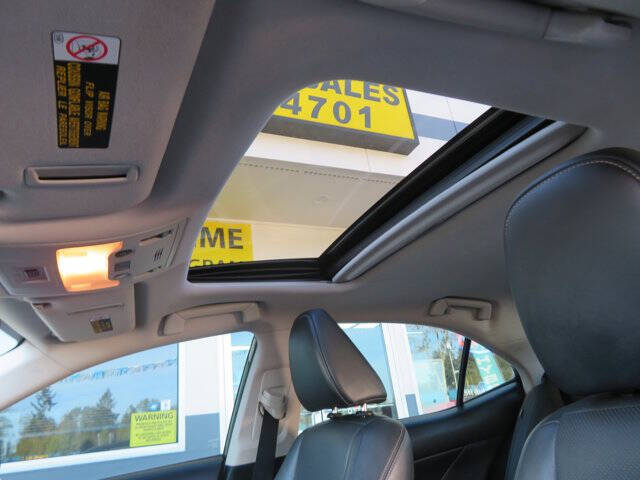 2017 Lexus IS 200t