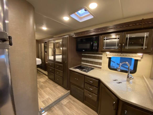 2017 Ford E-Series E-450 SD