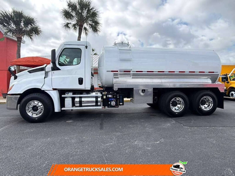 2023 Freightliner Cascadia