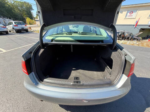 2010 Audi A4 2.0T quattro Premium Plus