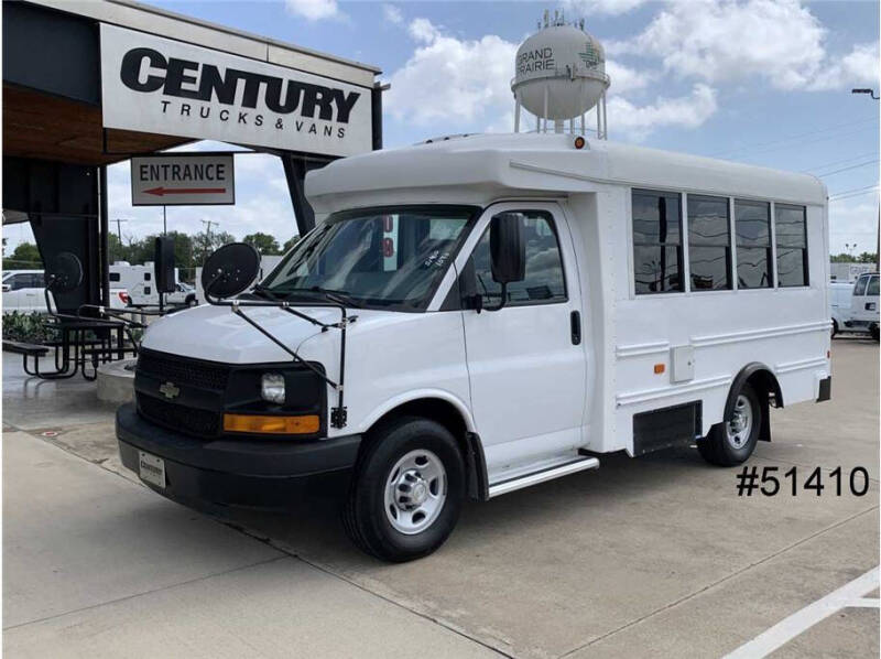 2015 Chevrolet Express Cutaway Base's photo