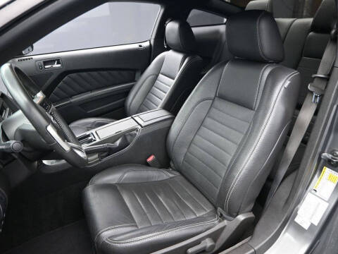 2011 Ford Mustang V6