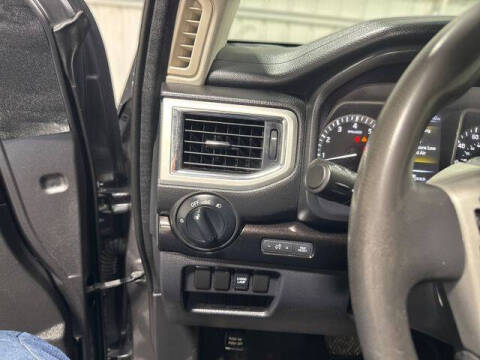 2017 Nissan Titan SV