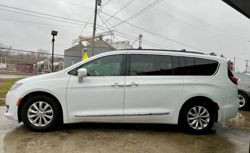 2017 Chrysler Pacifica Touring Plus
