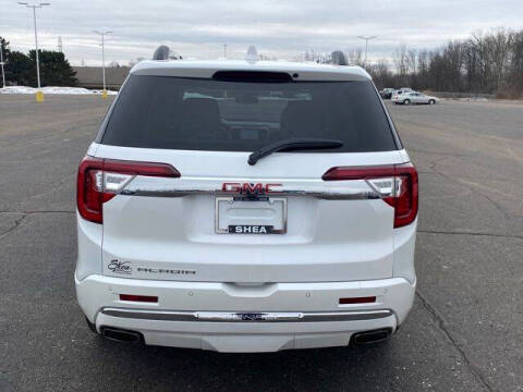 2023 GMC Acadia Denali