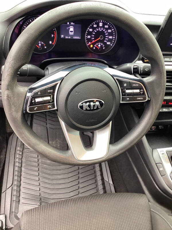 2019 Kia FORTE LXS photo 13