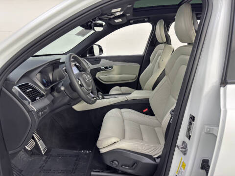 2022 Volvo XC90 Recharge T8 R-Design