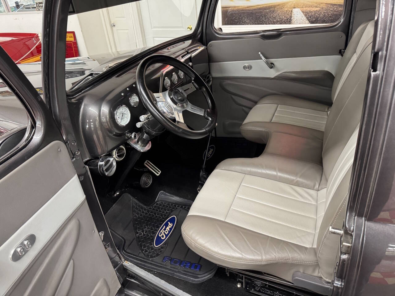 1952 Ford F-100 14