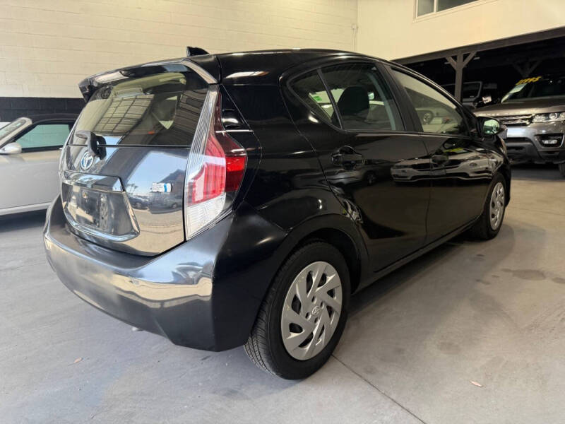 2016 Toyota Prius c One