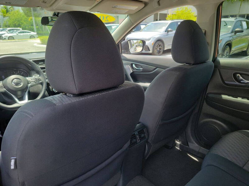 2020 Nissan Rogue SV
