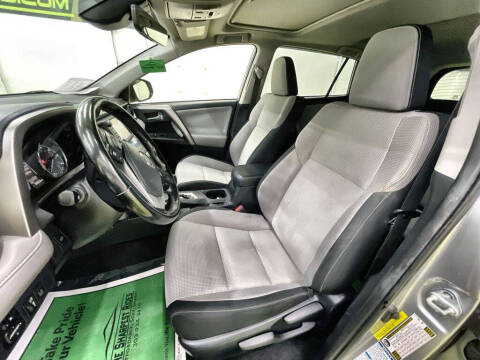 2017 Toyota RAV4 Hybrid XLE