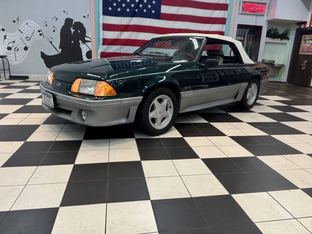 1992 Ford Mustang 10