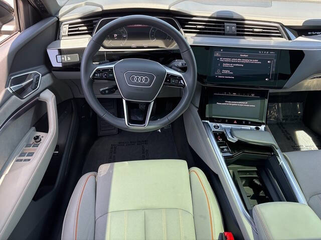 2024 Audi Q8 e-tron 11