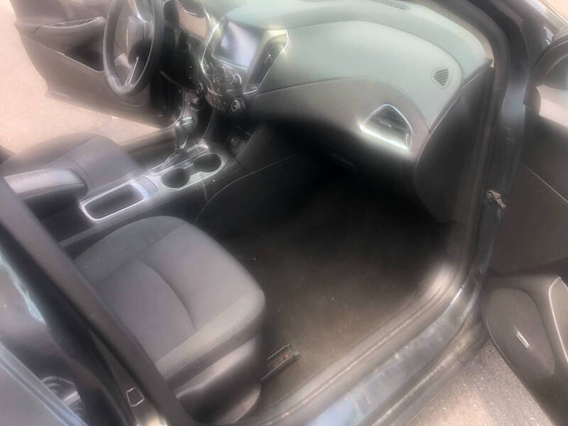 2017 Chevrolet Cruze LT Auto