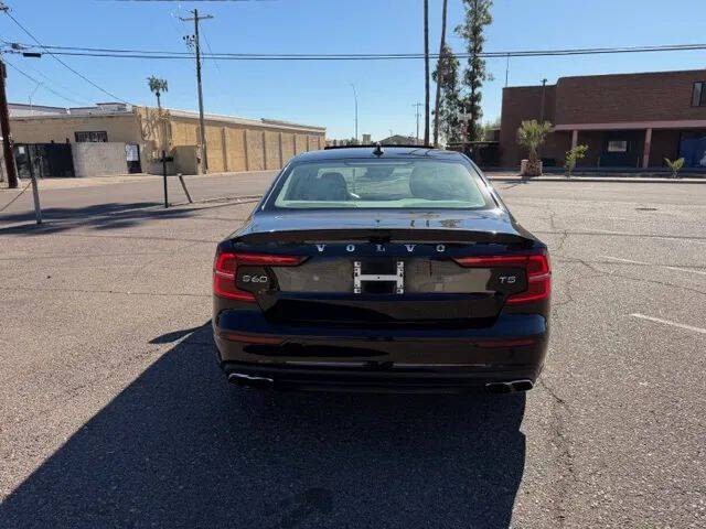 2021 Volvo S60 T5 Momentum