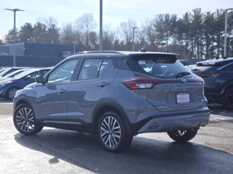 2021 Nissan Kicks SR