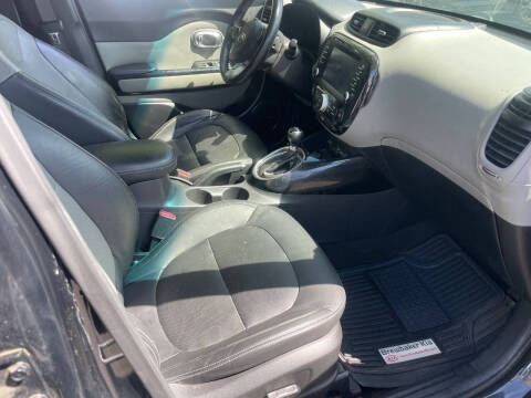 2017 Kia Soul +