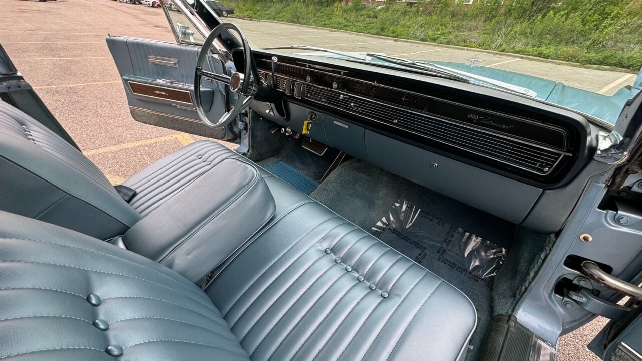 1964 Lincoln Continental 76