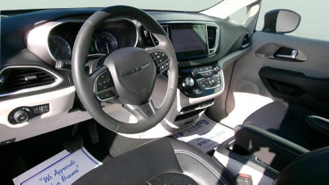2024 Chrysler Pacifica Touring L