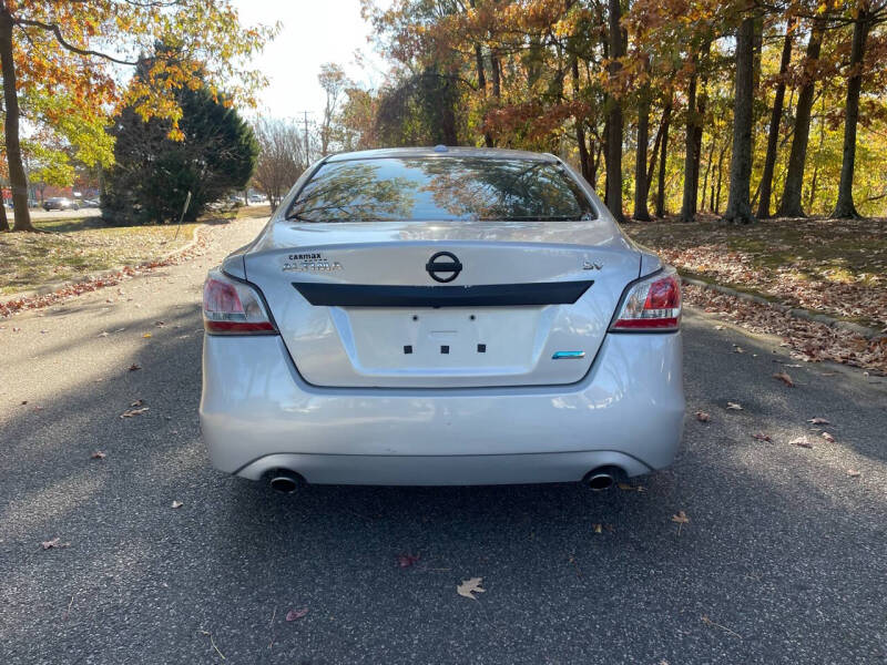 2014 Nissan Altima SV photo 5