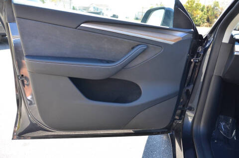 2024 Tesla Model Y Long Range