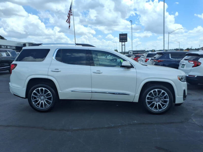 2023 GMC Acadia Denali