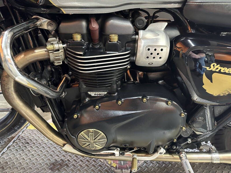 2017 Triumph Street Cup Jet Black/Silver Ic