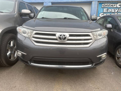 2013 Toyota Highlander for sale at Ideal Cars in Hamilton OH