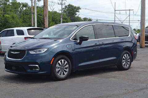 2025 Chrysler Pacifica Plug-In Hybrid