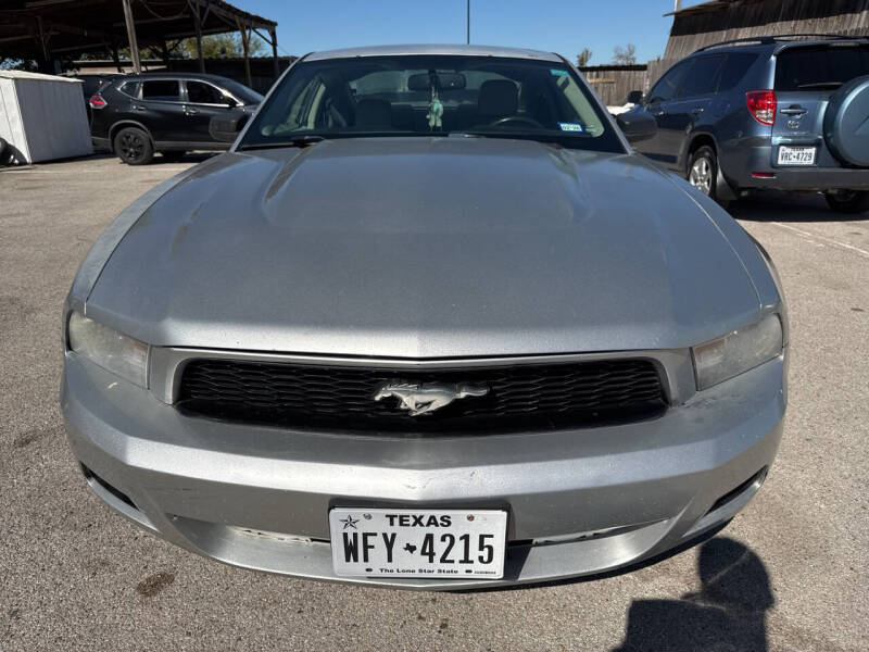 2010 Ford Mustang V6