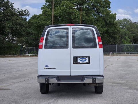 2024 Chevrolet Express 2500