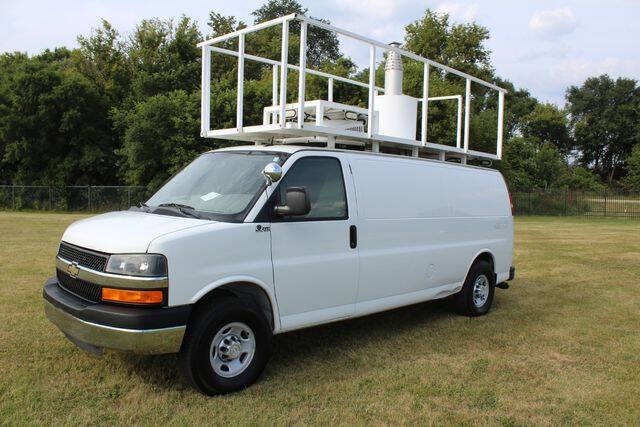 2014 Chevrolet Express Cargo Work Van photo 2