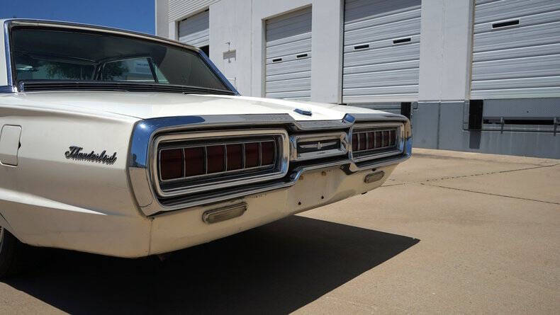 1965 Ford Thunderbird