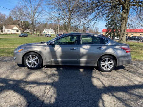 2013 Nissan Altima for sale at Bowlings Used Cars in Canton OH