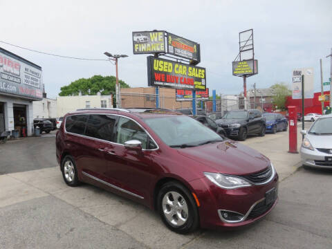 2018 Chrysler Pacifica Hybrid Limited