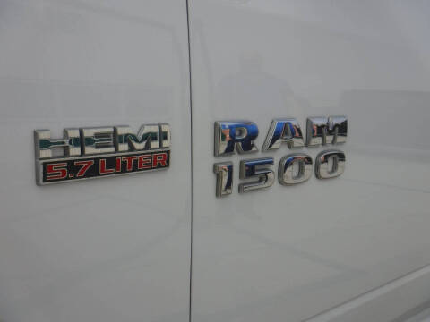 2016 RAM 1500 SLT