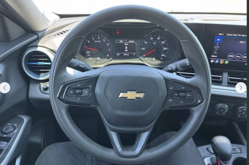 2025 Chevrolet Trax LS