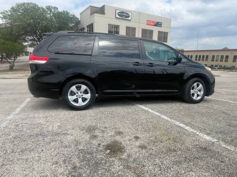 2012 Toyota Sienna