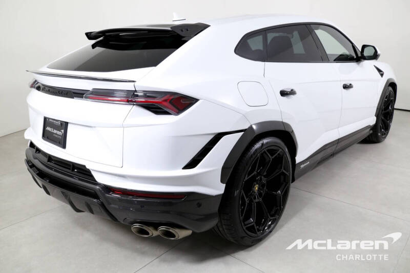 2024 Lamborghini Urus Performante