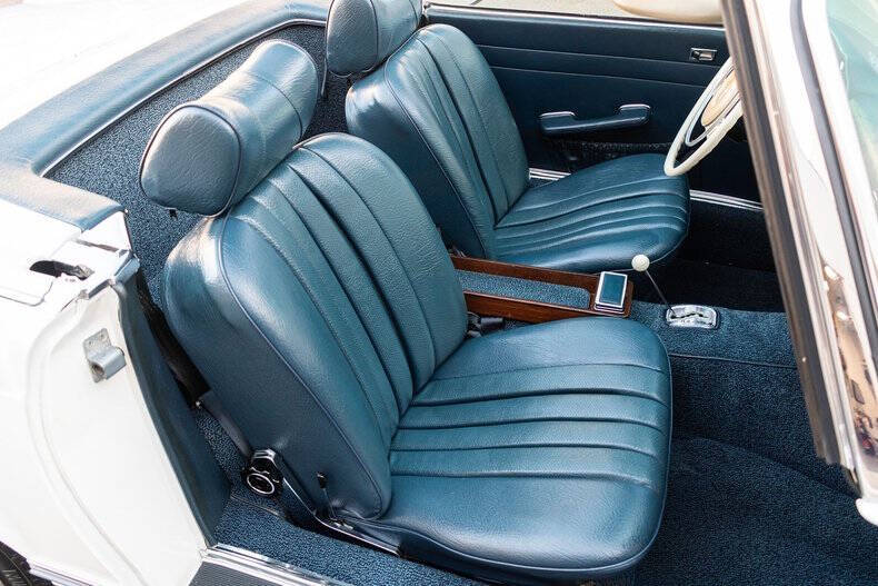 1969 Mercedes-Benz 280-Class