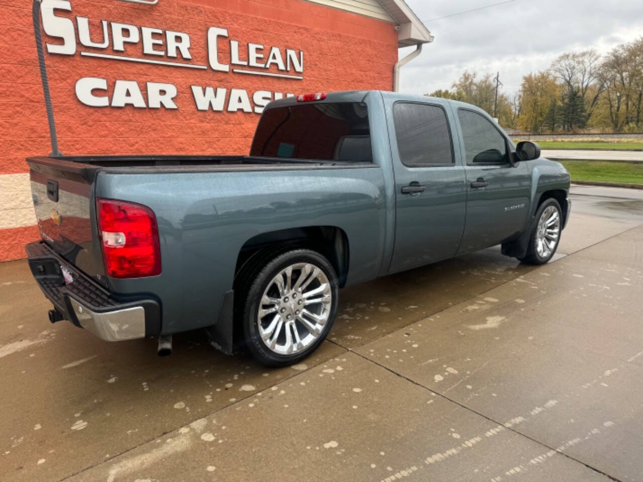 2012 Chevrolet Silverado 1500 for sale at Illinois Auto Wholesalers in Tolono, IL