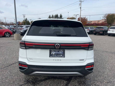 2025 Volkswagen Taos SEL 4Motion