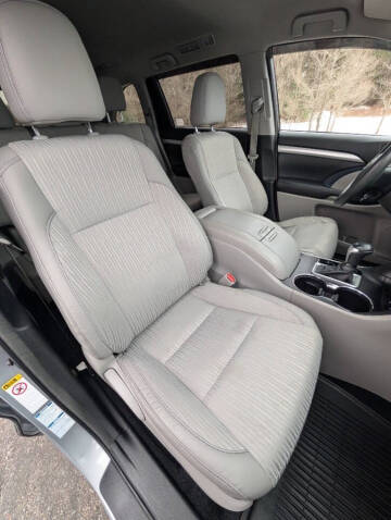 2016 Toyota Highlander LE