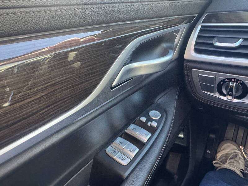 2020 BMW 7 Series 740i