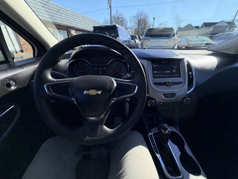 2018 Chevrolet Cruze LS Auto