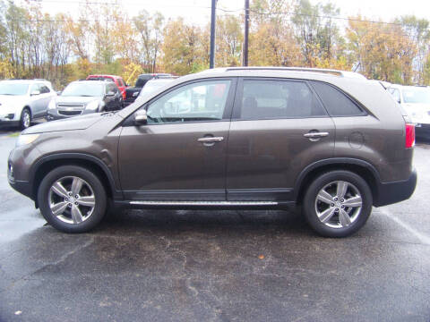 2013 Kia Sorento for sale at C and L Auto Sales Inc. in Decatur IL