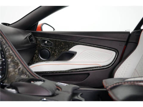 2022 Aston Martin DBS Superleggera