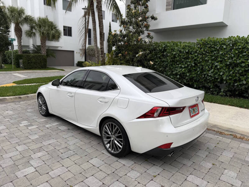 2016 Lexus IS 200t