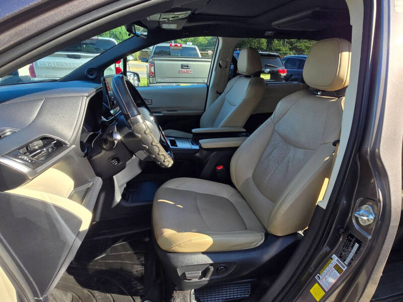 2021 Toyota Sienna Limited 7-Passenger