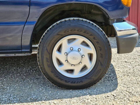 2003 Ford E-Series E-350 SD XLT